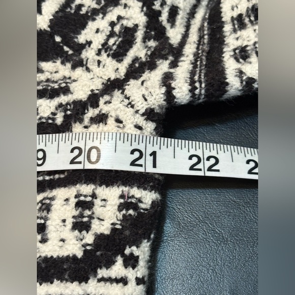 J. Jill Ultra Soft & Cozy Black/Cream Jacquard Pullover Sweater Sz Medium - Picture 12 of 12
